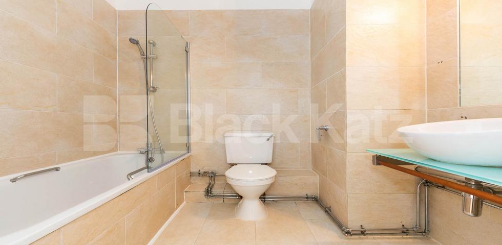 			STUNNING 1 BED WAREHOUSE APARTMENT, 1 Bedroom, 1 bath, 1 reception Flat			 ABILITY PLAZA-KINGSLAND ROAD, DALSTON/HAGGERSTON